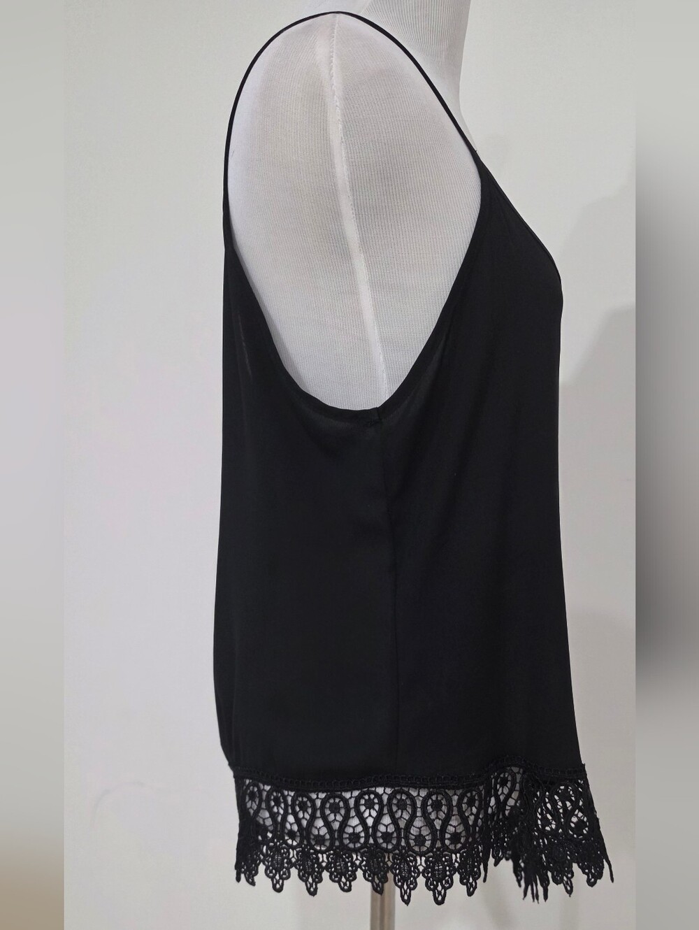 Black Crochet Hem Sleeveless Top - Picture 3 of 5